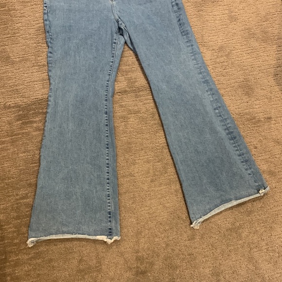 Good American Good Legs Exposed Button Fly Flare Blue Jeans size 18 High Waist - Picture 5 of 9